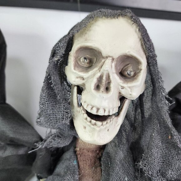 Halloween Animated Reaper Moving Wings Flashing Eyes Spooky Decoration Large - Picture 3 of 16
